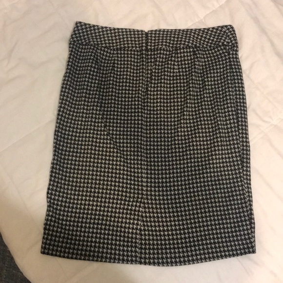 Houndstooth pencil skirt size: 14 - Picture 2 of 2